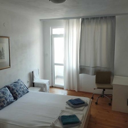 Flora Beach Apartaments Μπουργκάς Εξωτερικό φωτογραφία