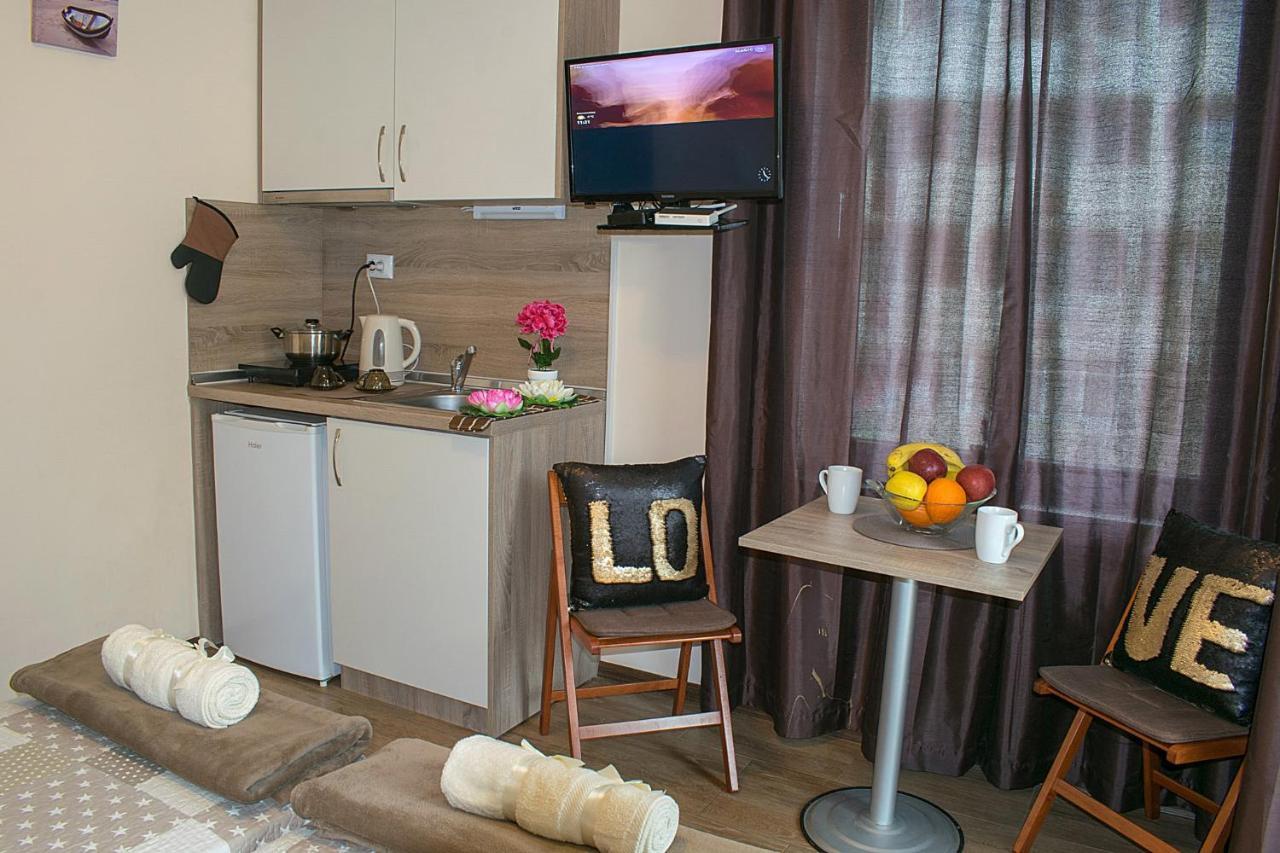Flora Beach Apartaments Μπουργκάς Εξωτερικό φωτογραφία