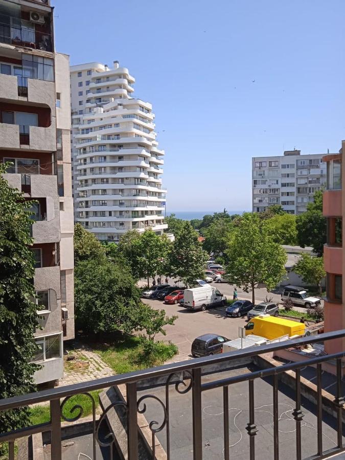 Flora Beach Apartaments Μπουργκάς Εξωτερικό φωτογραφία