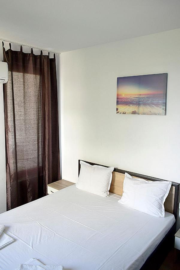 Flora Beach Apartaments Μπουργκάς Εξωτερικό φωτογραφία