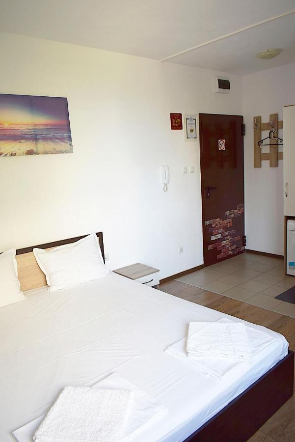 Flora Beach Apartaments Μπουργκάς Εξωτερικό φωτογραφία