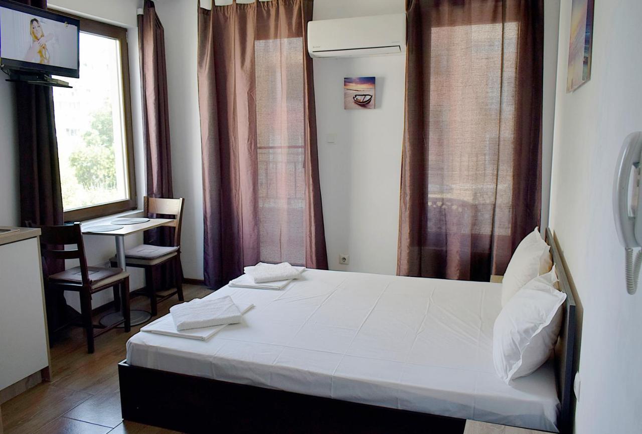 Flora Beach Apartaments Μπουργκάς Εξωτερικό φωτογραφία