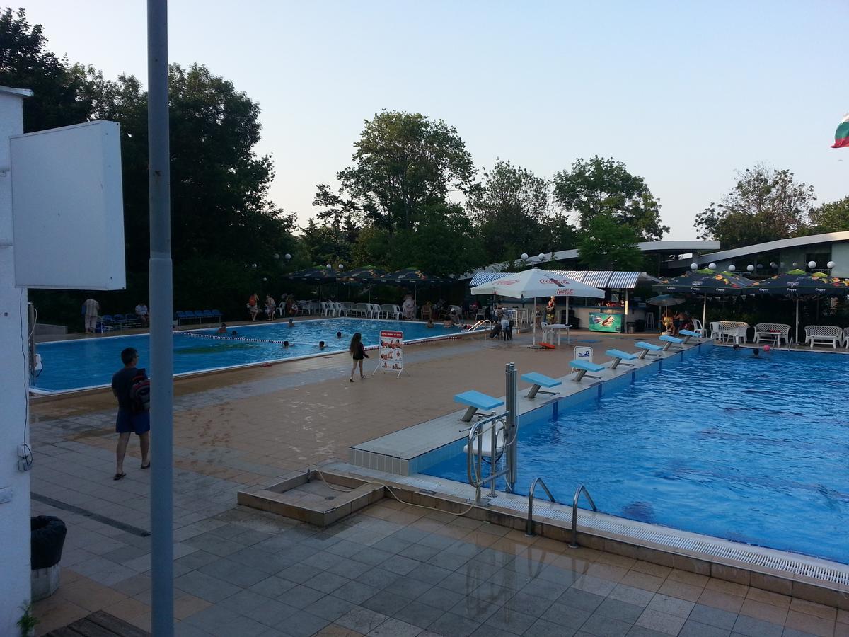 Flora Beach Apartaments Μπουργκάς Εξωτερικό φωτογραφία
