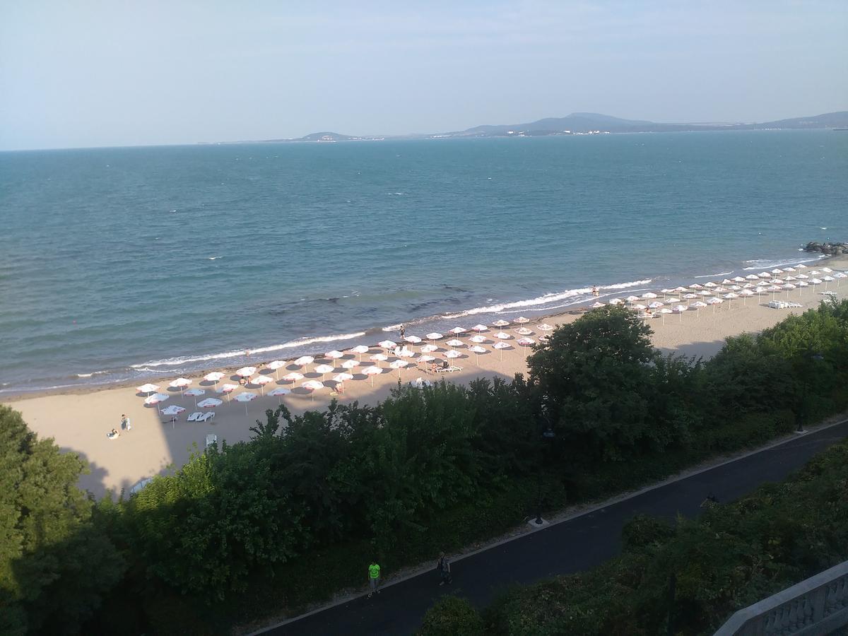 Flora Beach Apartaments Μπουργκάς Εξωτερικό φωτογραφία