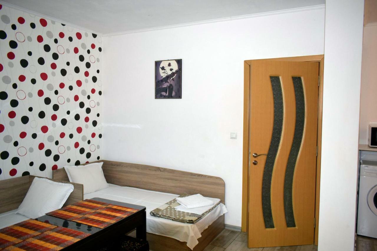 Flora Beach Apartaments Μπουργκάς Εξωτερικό φωτογραφία